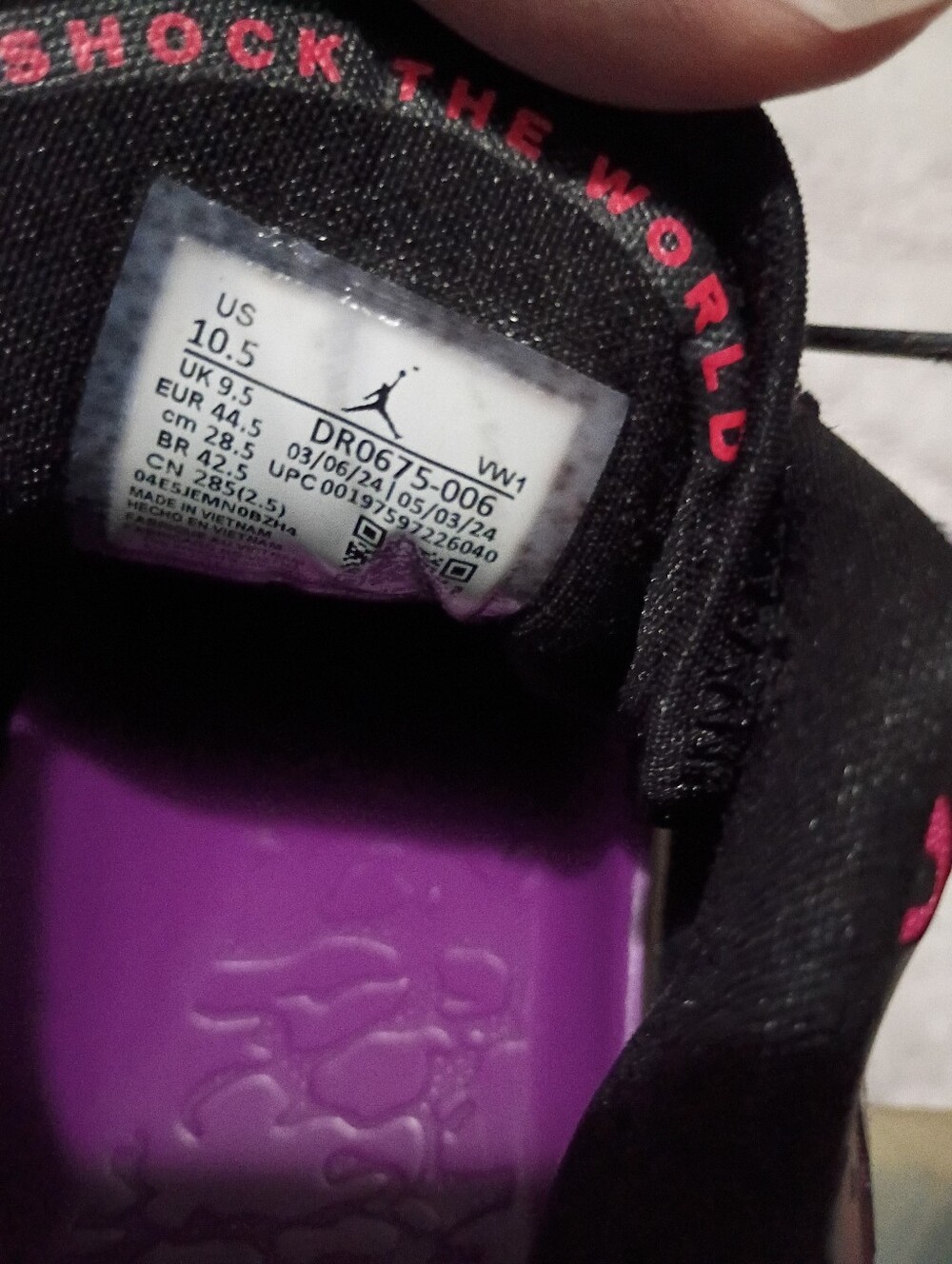 Nike Black and Purple Women's Athletic Like New Shoes - Picture 8 of 9